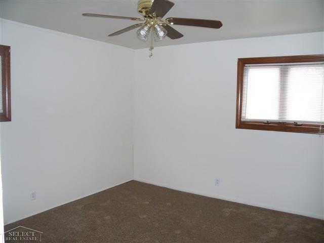 24232 Kelly Road Eastpointe, MI 48021 - Photo 5 of 14 31312373-4.JPG