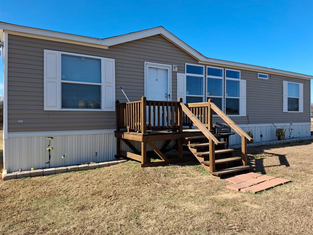7256 Johnson Road Granbury, TX 76049 - Photo 2 of 40 Back of house