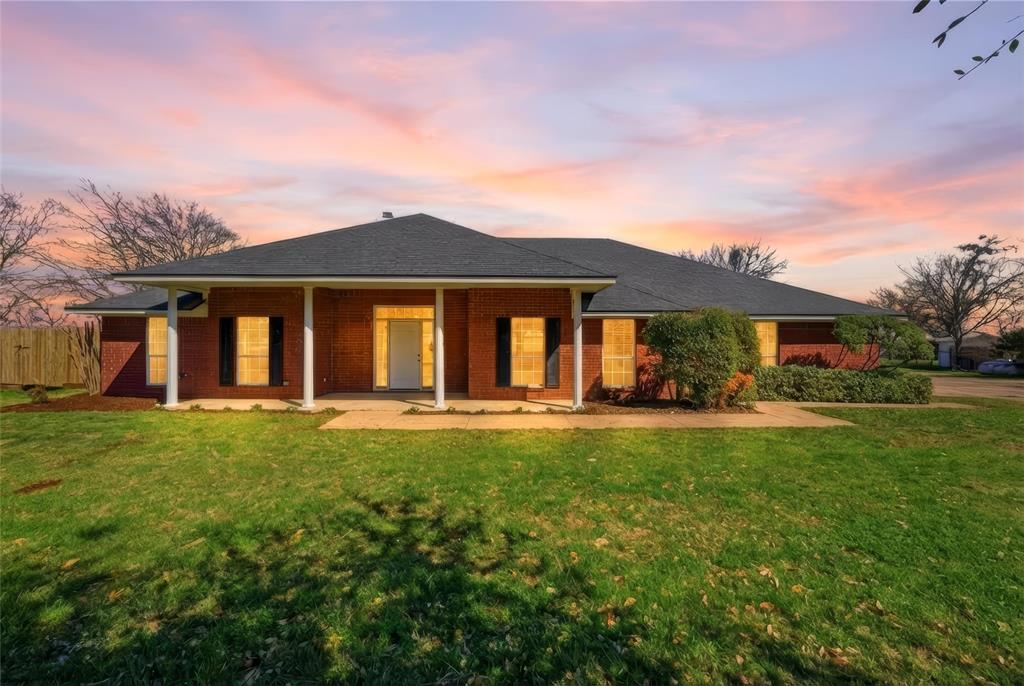 693 McLaughlin Road Woodway, TX 76712 - Photo 1 of 37