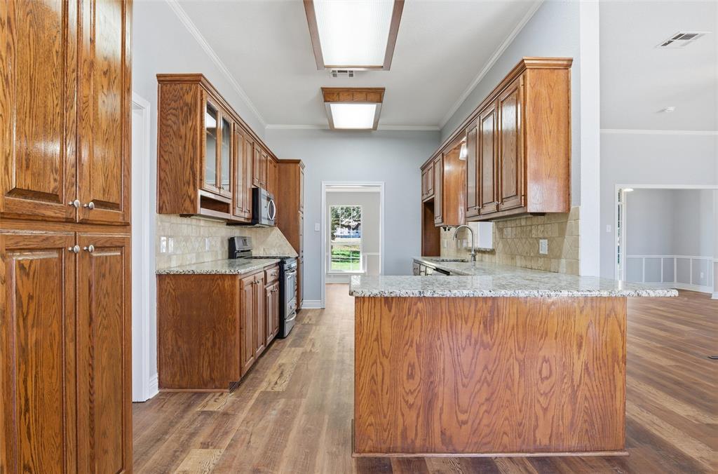 693 McLaughlin Road Woodway, TX 76712 - Photo 14 of 37