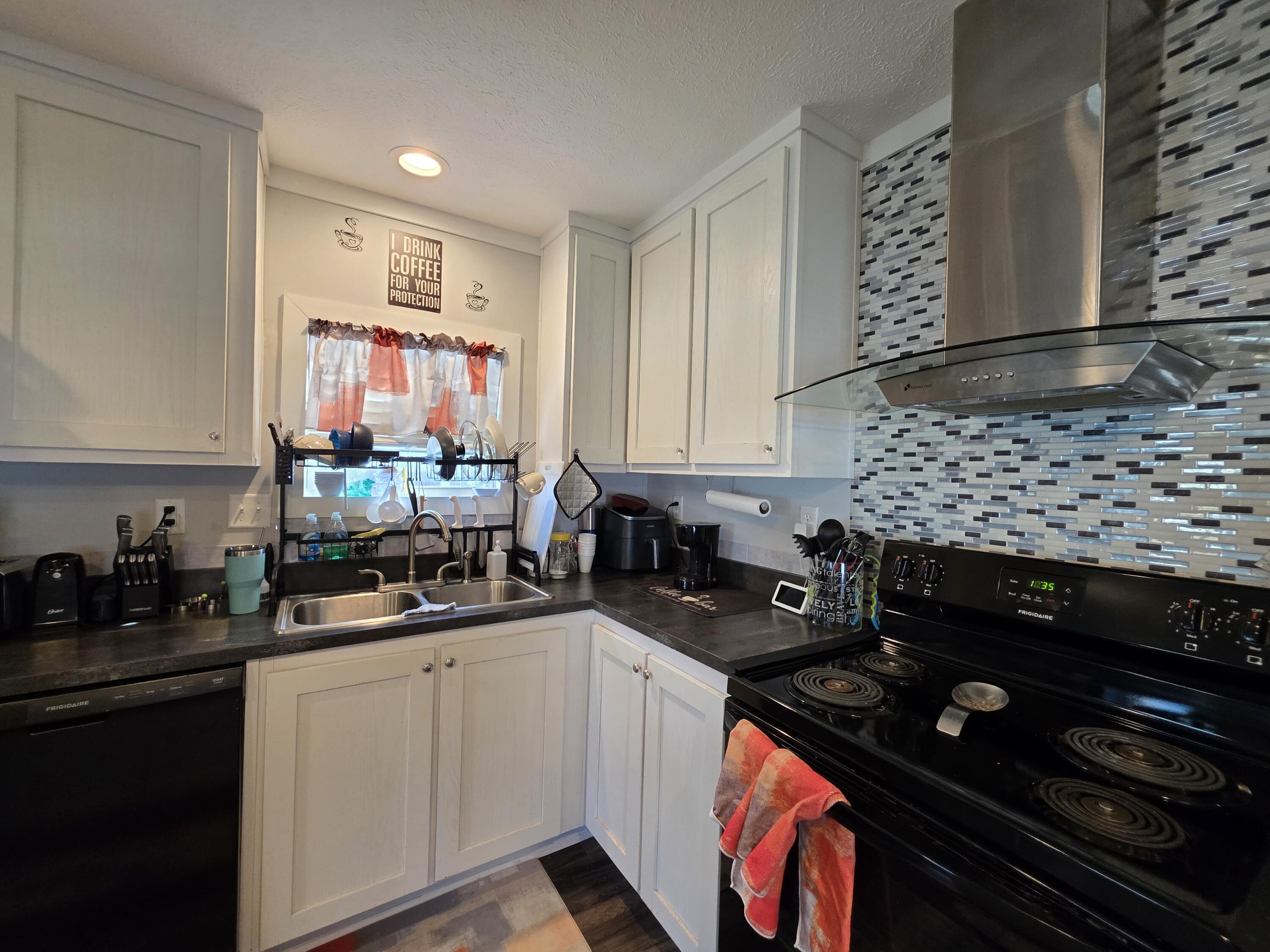 99 Sandhill Boulevard Fort Pierce, FL 34982 - Photo 8 of 20 1000048444