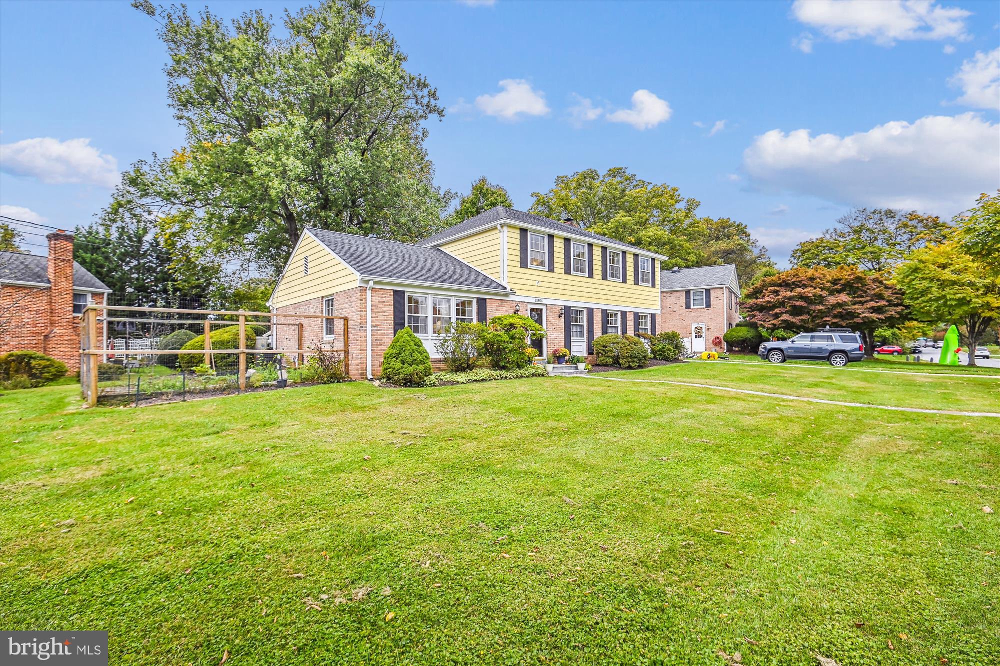 11904 Smoketree Road Potomac, MD 20854 - Photo 3 of 44 Gallery Image 3