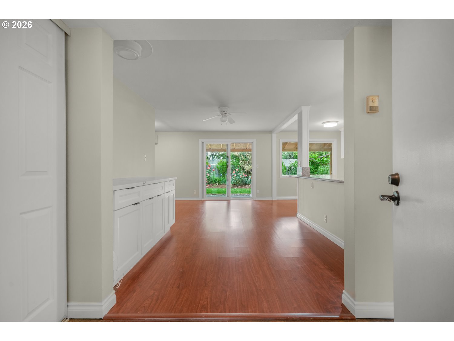 9588 Southwest Frewing Court Tigard, OR 97223 - Photo 3 of 30