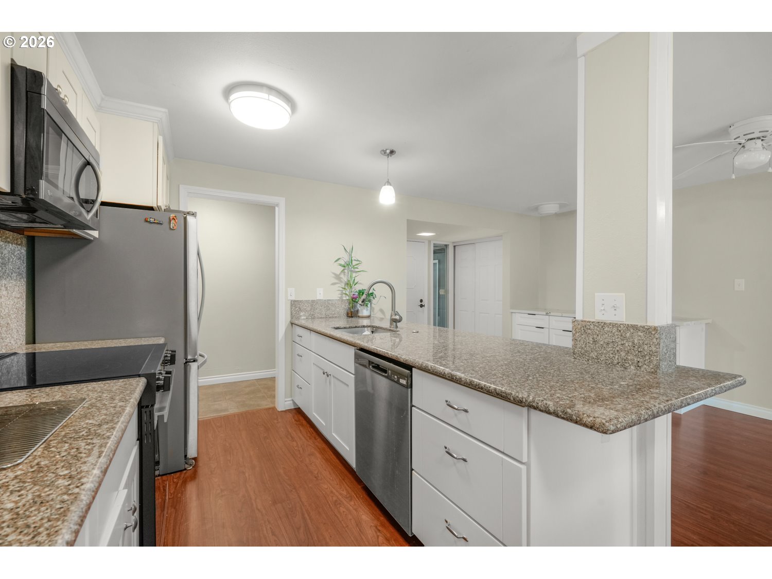 9588 Southwest Frewing Court Tigard, OR 97223 - Photo 5 of 30
