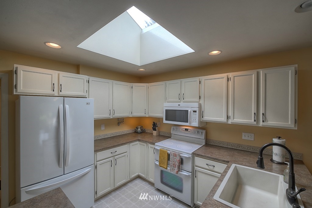 20004 York Drive Bothell, WA 98012 - Photo 11 of 20