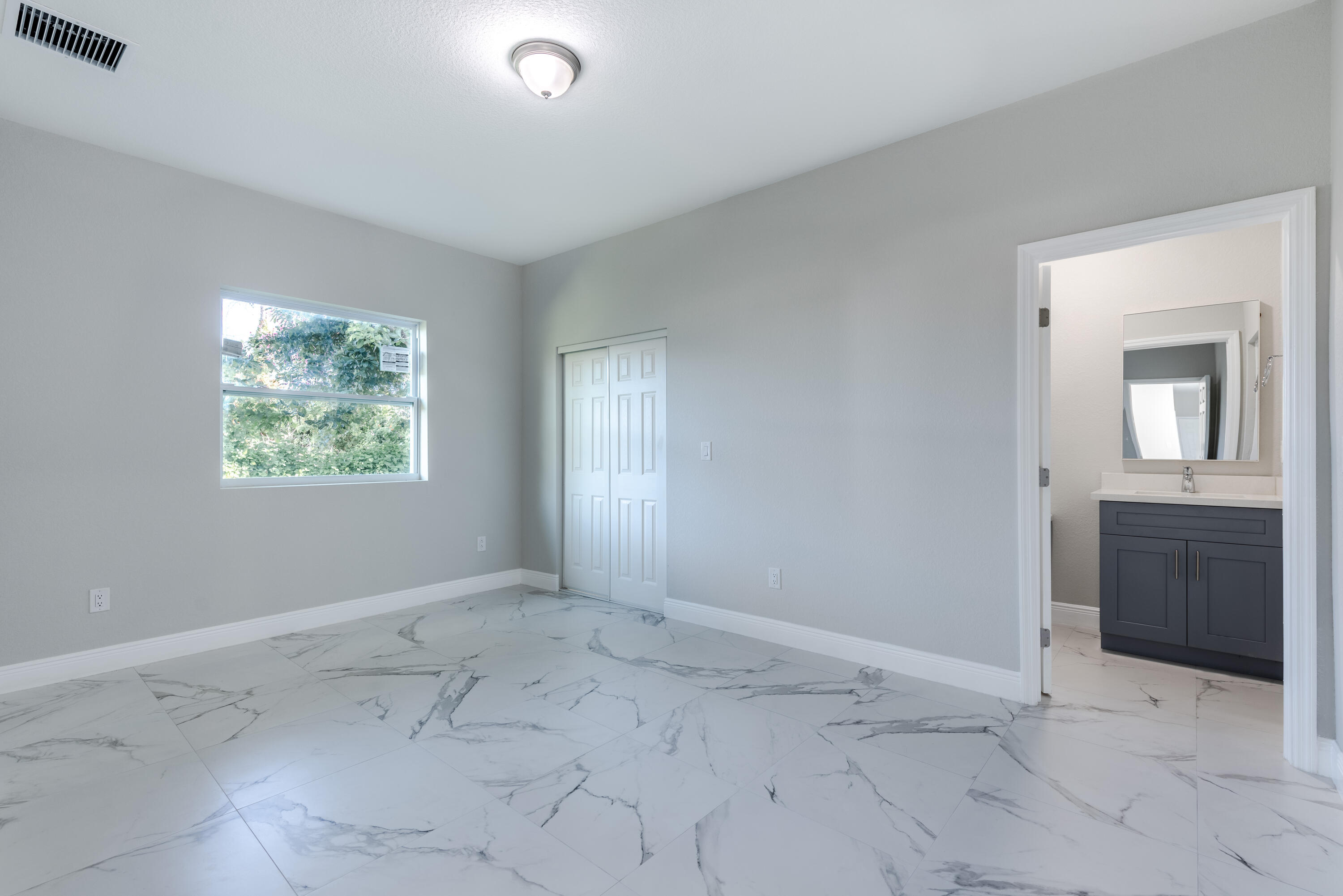304 East Lake Road Palm Springs, FL 33461 - Photo 25 of 33 304 E Lake Rd-28