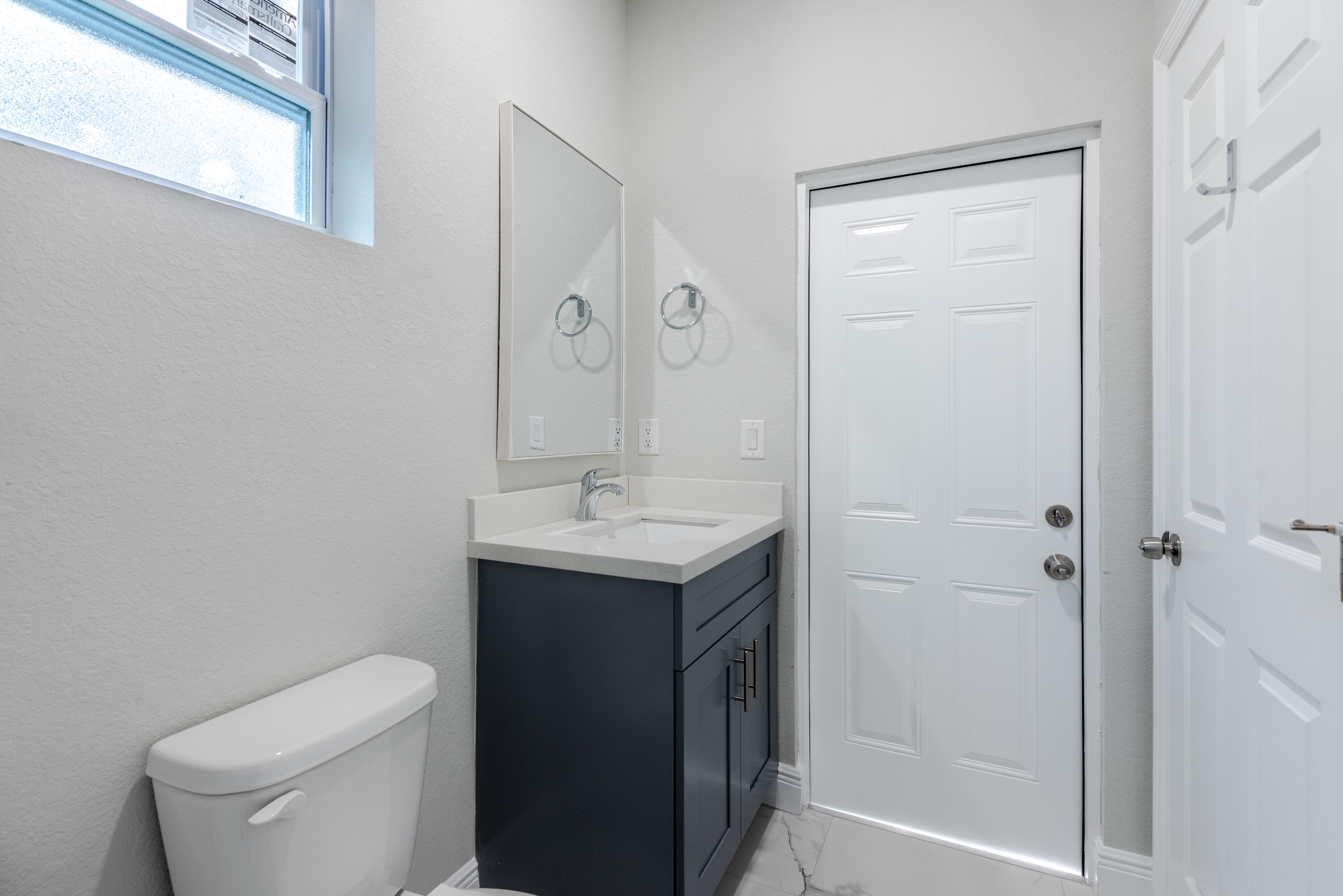304 East Lake Road Palm Springs, FL 33461 - Photo 28 of 33 304 E Lake Rd-31