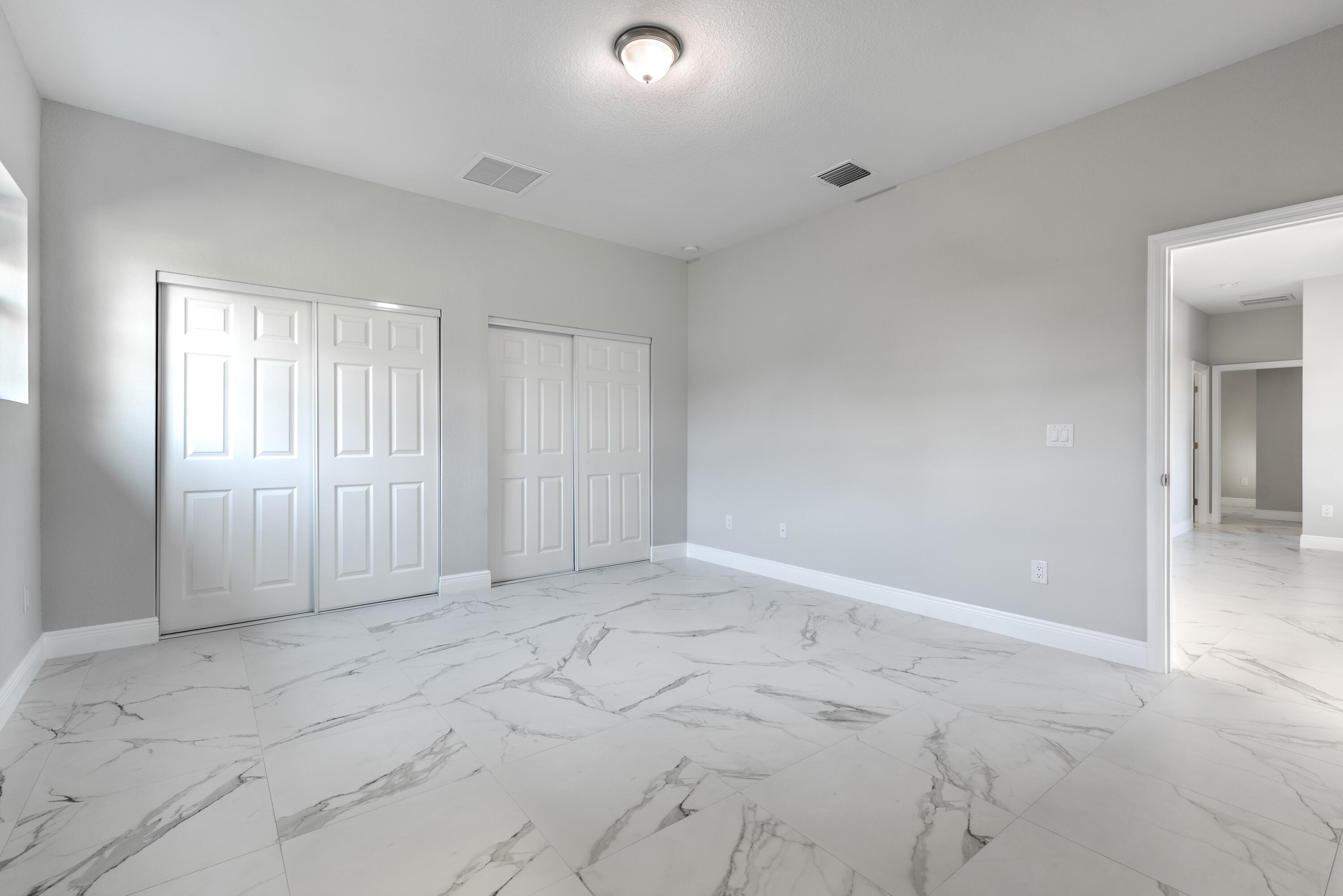 304 East Lake Road Palm Springs, FL 33461 - Photo 7 of 33 304 E Lake Rd-8
