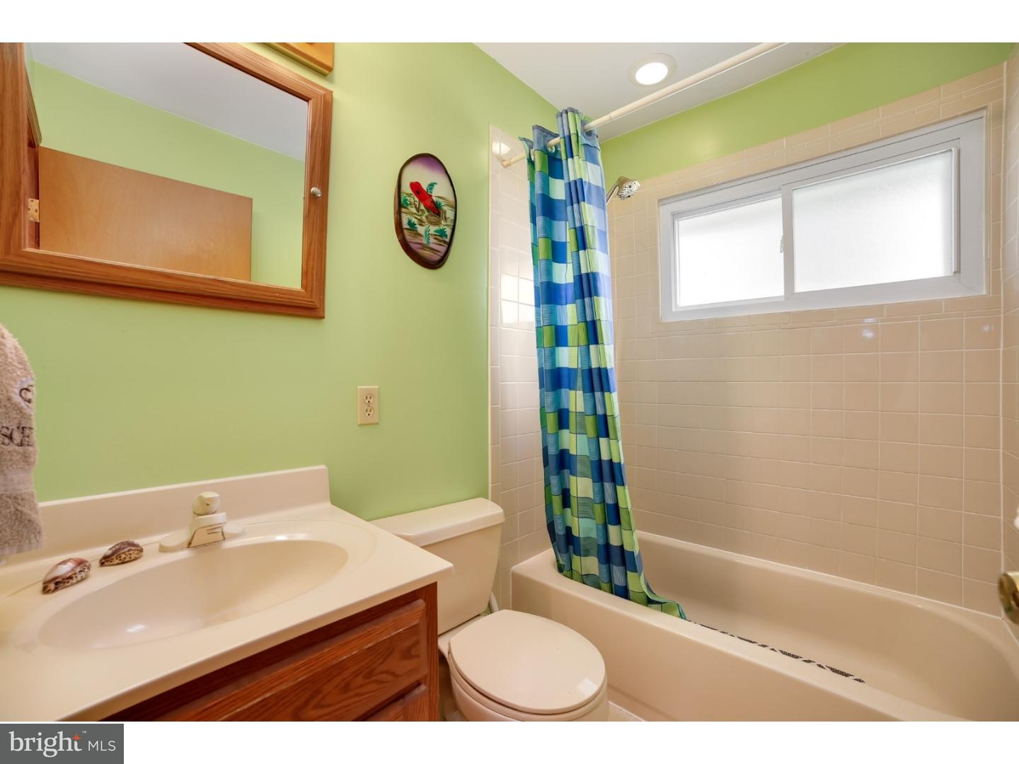 96 Indigo Road Levittown, PA 19057 - Photo 12 of 25 Gallery Image 12