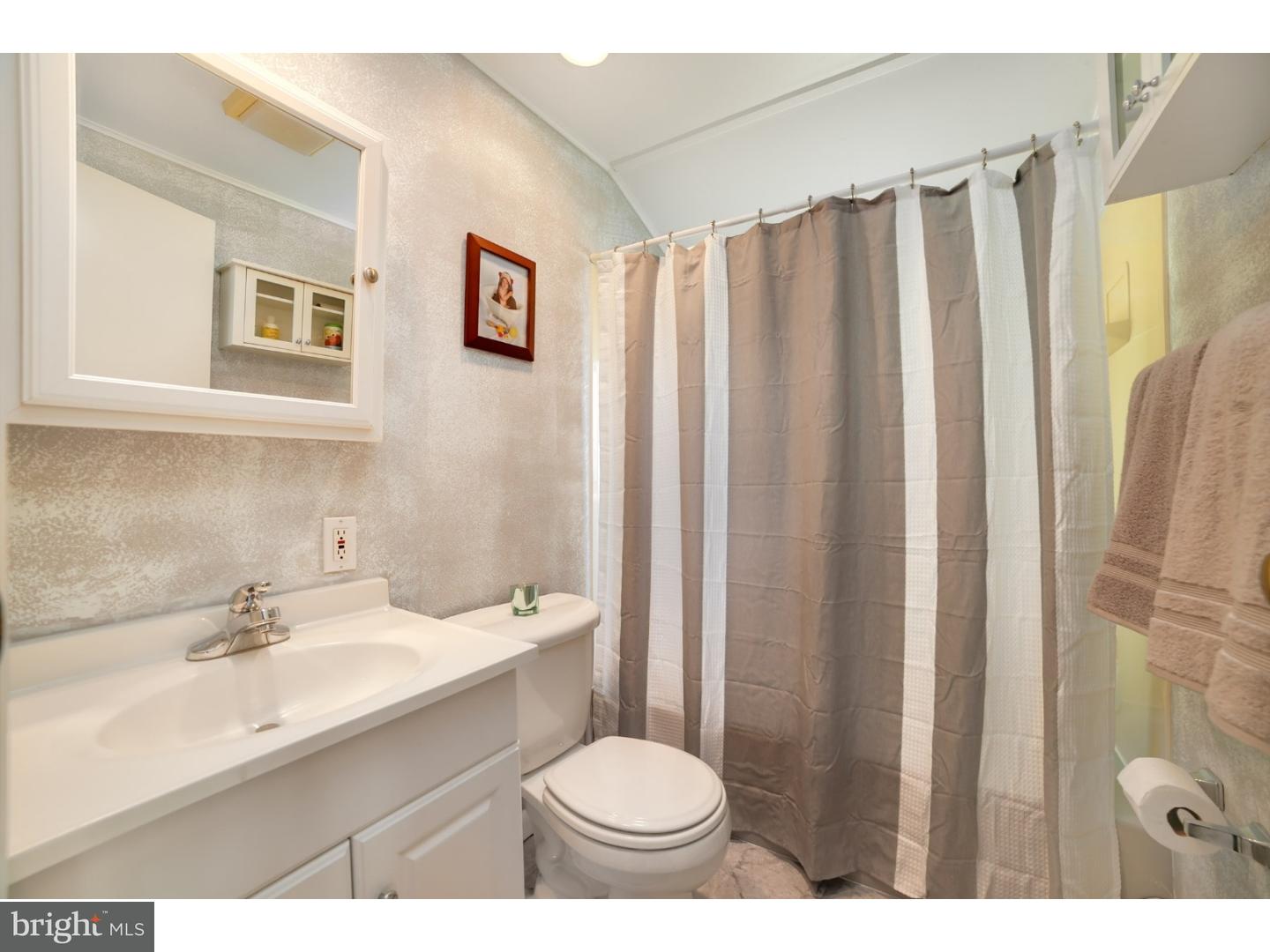 96 Indigo Road Levittown, PA 19057 - Photo 17 of 25 Gallery Image 17