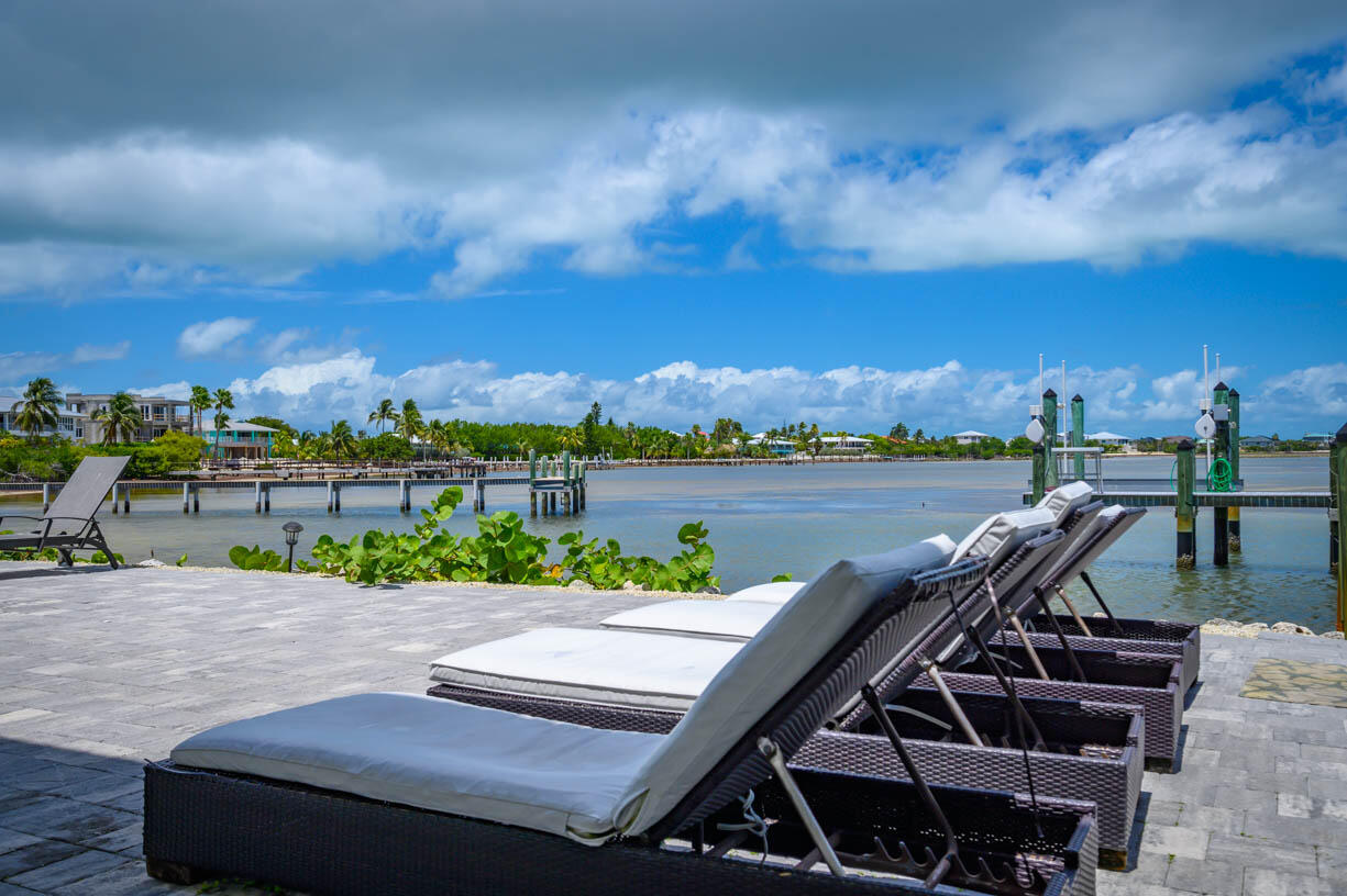 14 East Ocean Drive Marathon, FL 33050 - Photo 28 of 48 a view of a terrace with sitting area