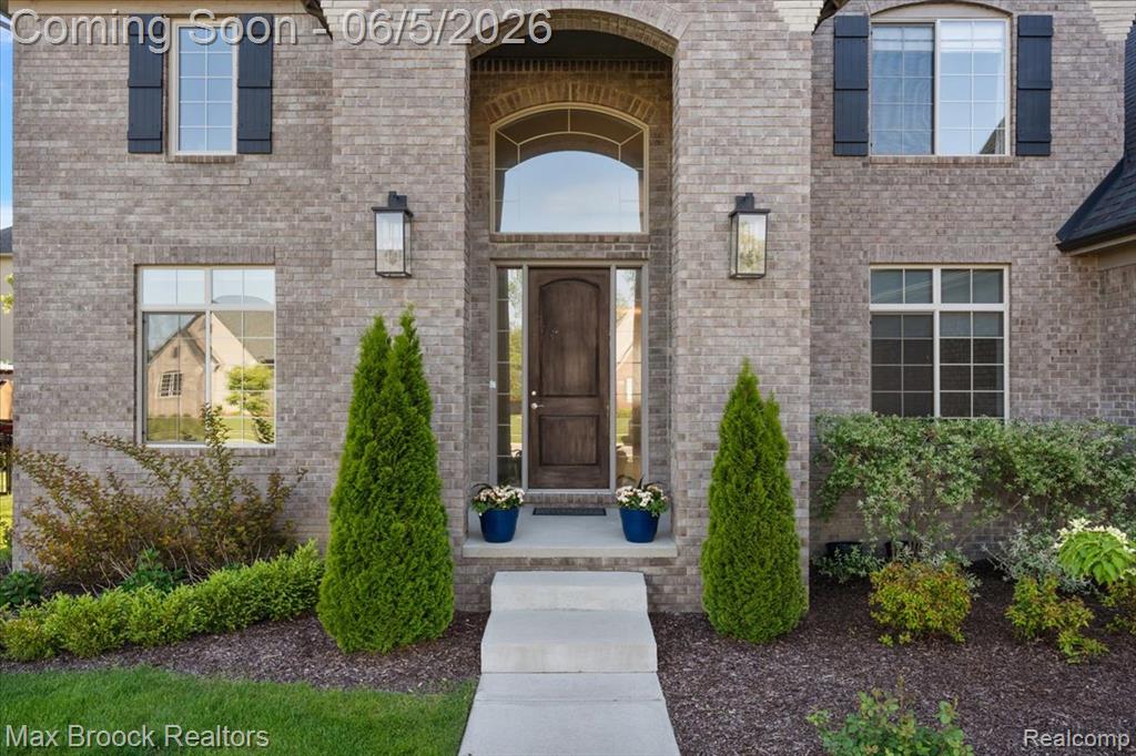 1942 Nottingham Drive Rochester Hills, MI 48307 - Photo 2 of 97