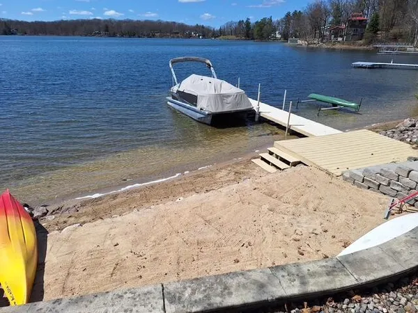 $899,900 | 9673 Lake Drive, Mecosta, MI 49332