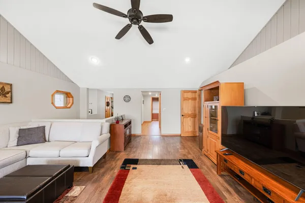 $899,900 | 9673 Lake Drive, Mecosta, MI 49332