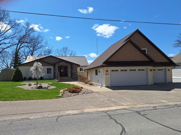 $899,900 | 9673 Lake Drive, Mecosta, MI 49332