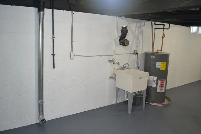 $349,900 | 325 East Battle Creek Street, Galesburg, MI 49053