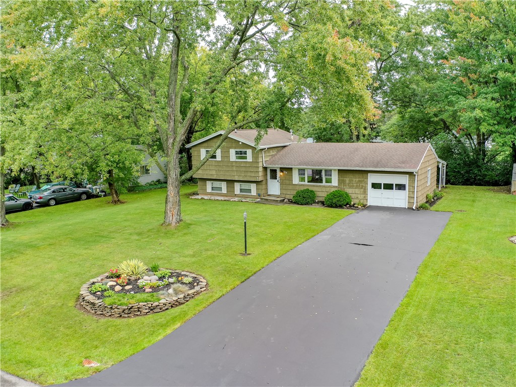 104 Armbruster Road Henrietta, NY 14623 - Photo 3 of 40