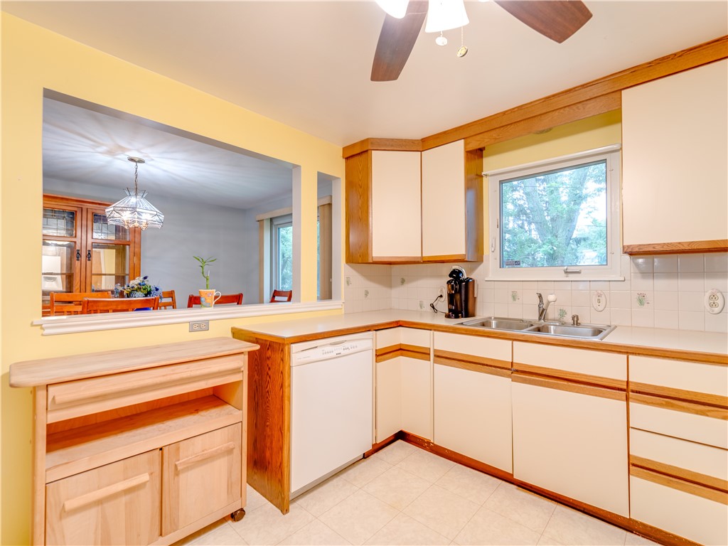 104 Armbruster Road Henrietta, NY 14623 - Photo 6 of 40