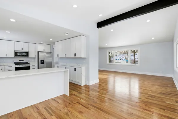 $655,000 | 134 Lunt Avenue, Schaumburg, IL 60193