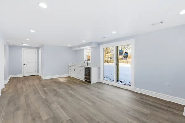 $655,000 | 134 Lunt Avenue, Schaumburg, IL 60193