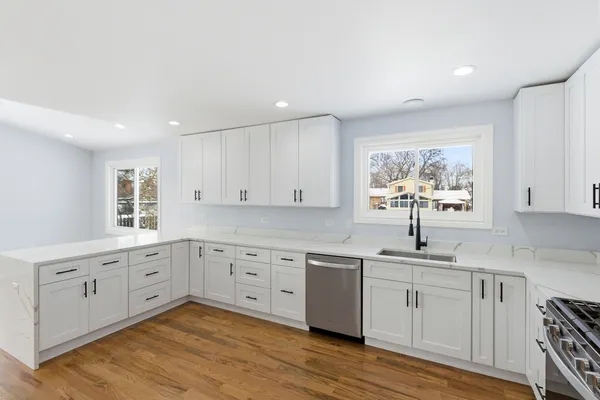 $655,000 | 134 Lunt Avenue, Schaumburg, IL 60193