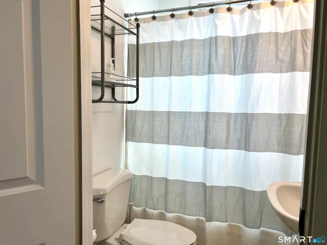 $2,000 | 77 Freestone Avenue, Portland, CT 06480