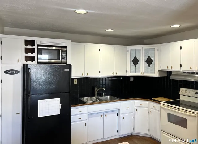 $2,000 | 77 Freestone Avenue, Portland, CT 06480