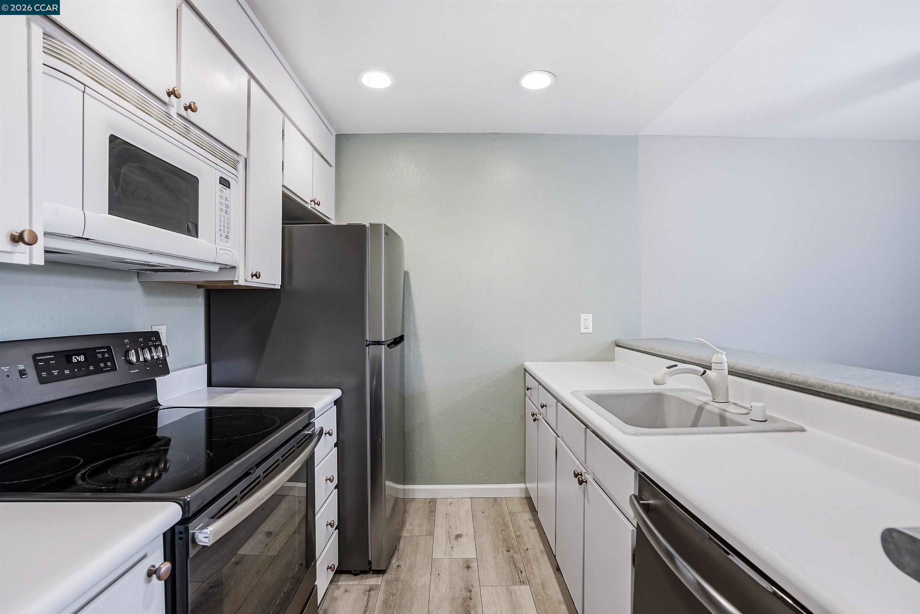 2450 Walters Way, Unit 2 Concord, CA 94520 - Photo 5 of 17