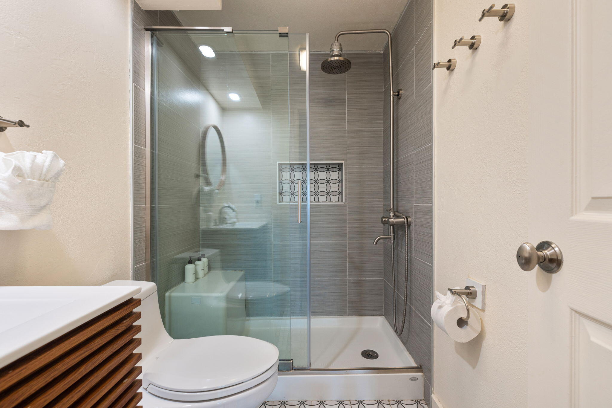 7552 Elk Trail Yucca Valley, CA 92284 - Photo 23 of 48 a bathroom with a sink a toilet and shower
