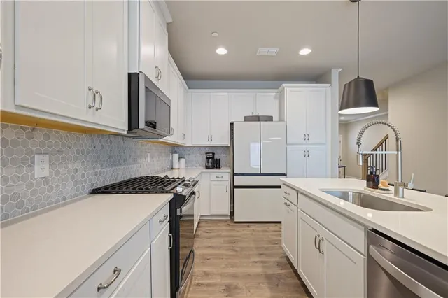 $425,000 | 354 Hayden Circle, Woodstock, GA 30189