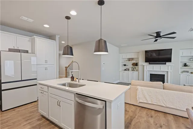 $425,000 | 354 Hayden Circle, Woodstock, GA 30189