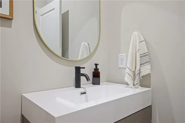 $425,000 | 354 Hayden Circle, Woodstock, GA 30189