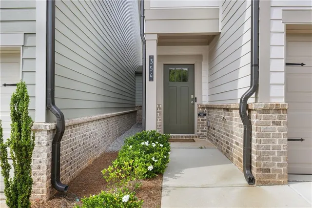 $425,000 | 354 Hayden Circle, Woodstock, GA 30189