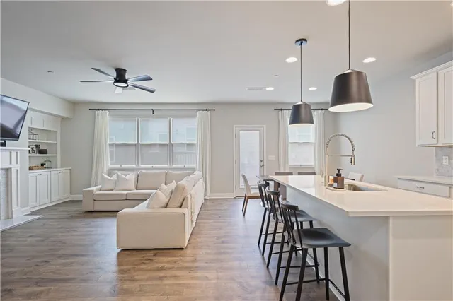 $425,000 | 354 Hayden Circle, Woodstock, GA 30189