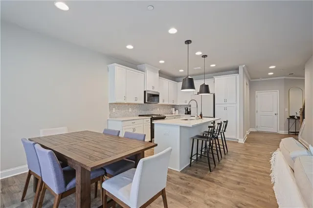 $425,000 | 354 Hayden Circle, Woodstock, GA 30189