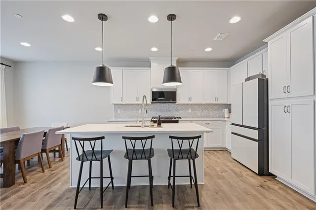 $425,000 | 354 Hayden Circle, Woodstock, GA 30189