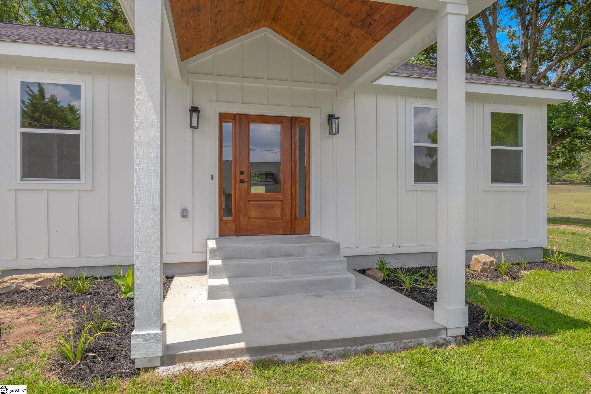 2024 Edwards Lake Road Greer, SC 29651 - Photo 5 of 39