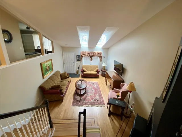 $2,500 | 9 Shadow Brook Lane, Smithfield, RI 02917