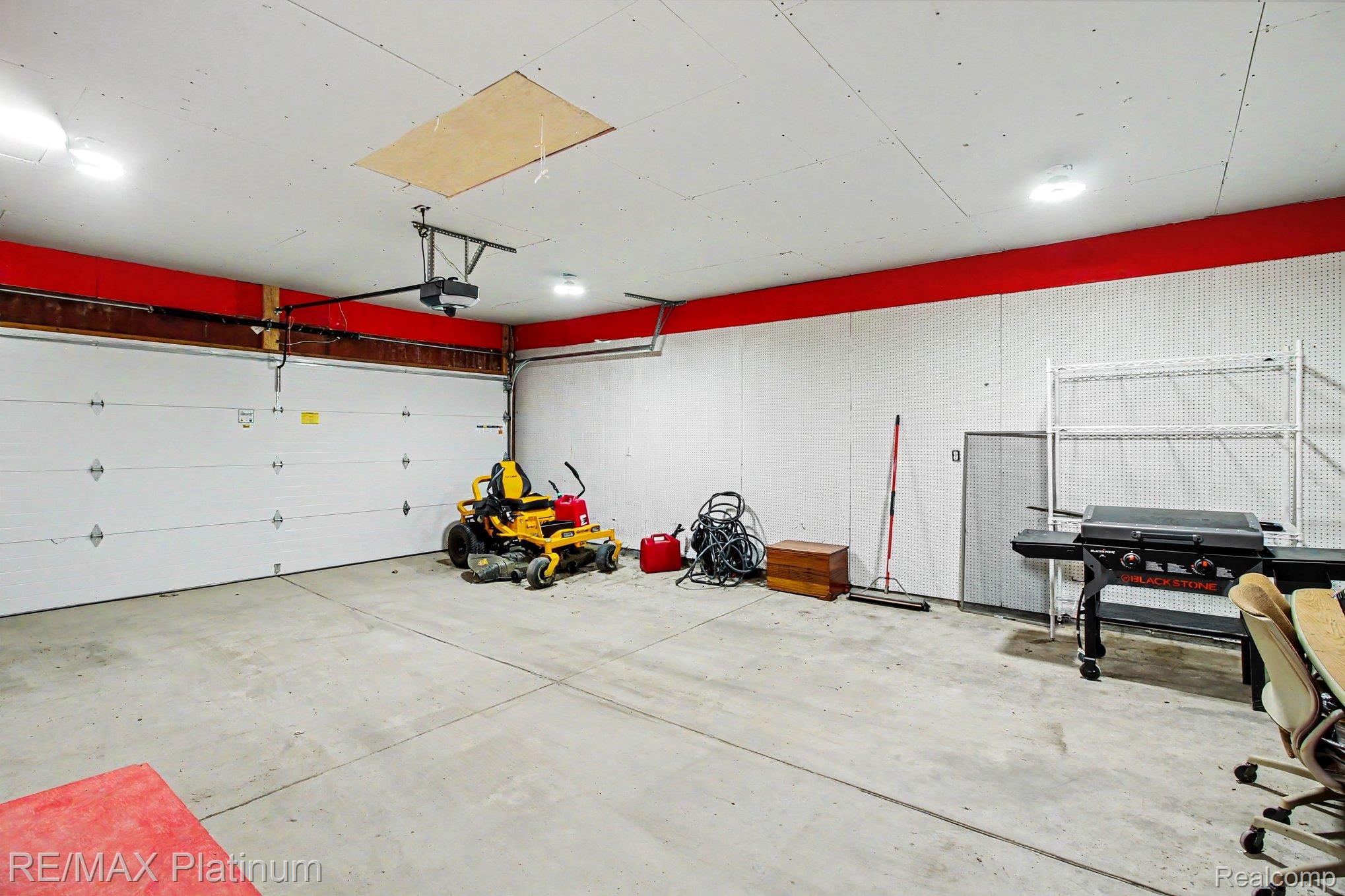 2647 Curdy Road Howell, MI 48855 - Photo 20 of 34 023_file_2153.jpg