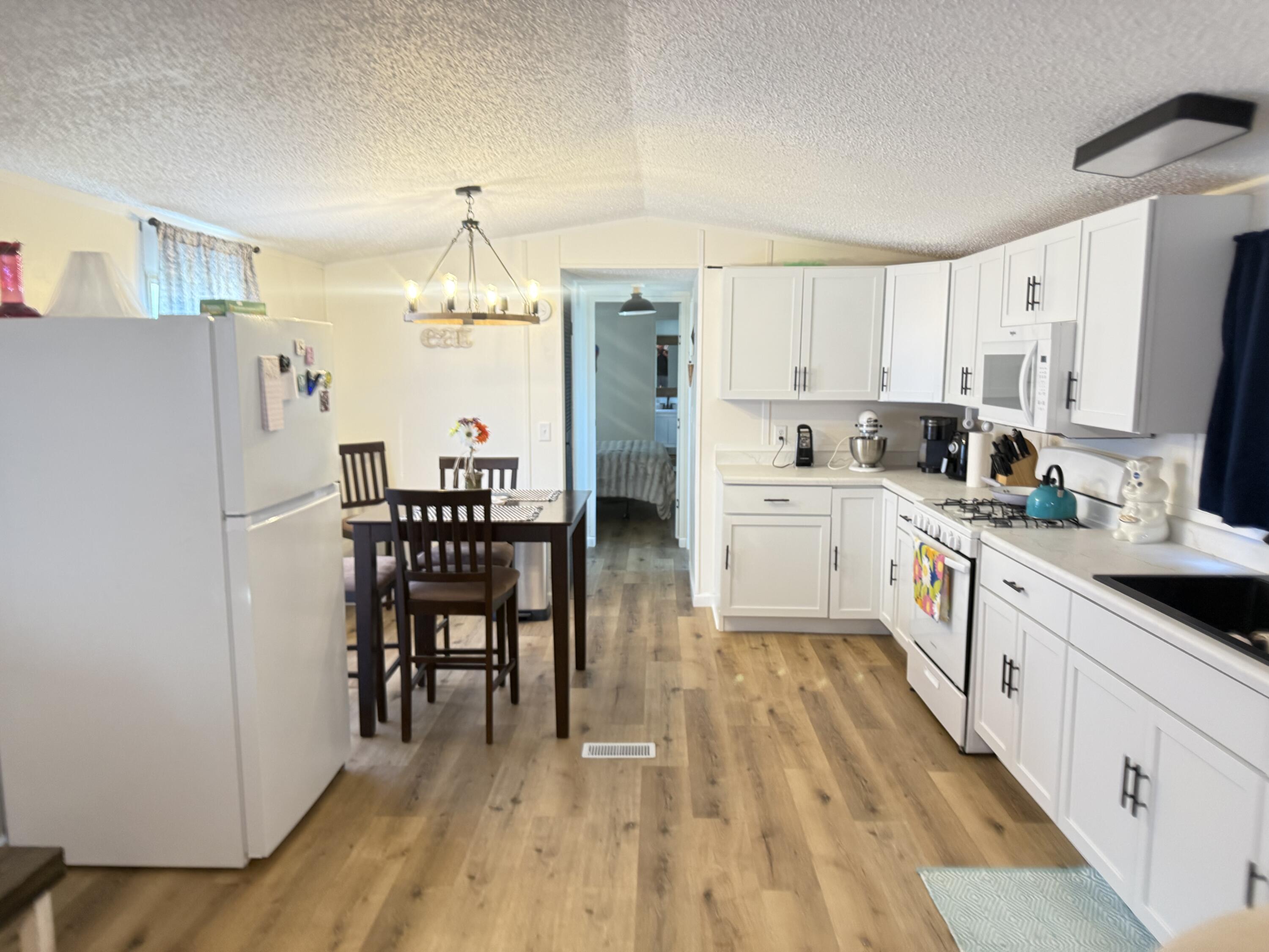 14809 Highway 60 Three Rivers, MI 49093 - Photo 5 of 17 IMG_9479