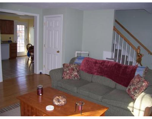 9 Harkins Way Wareham, MA 02571 - Photo 4 of 12 Gallery Image 4