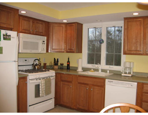 9 Harkins Way Wareham, MA 02571 - Photo 5 of 12 Gallery Image 5