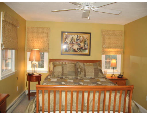 9 Harkins Way Wareham, MA 02571 - Photo 7 of 12 Gallery Image 7