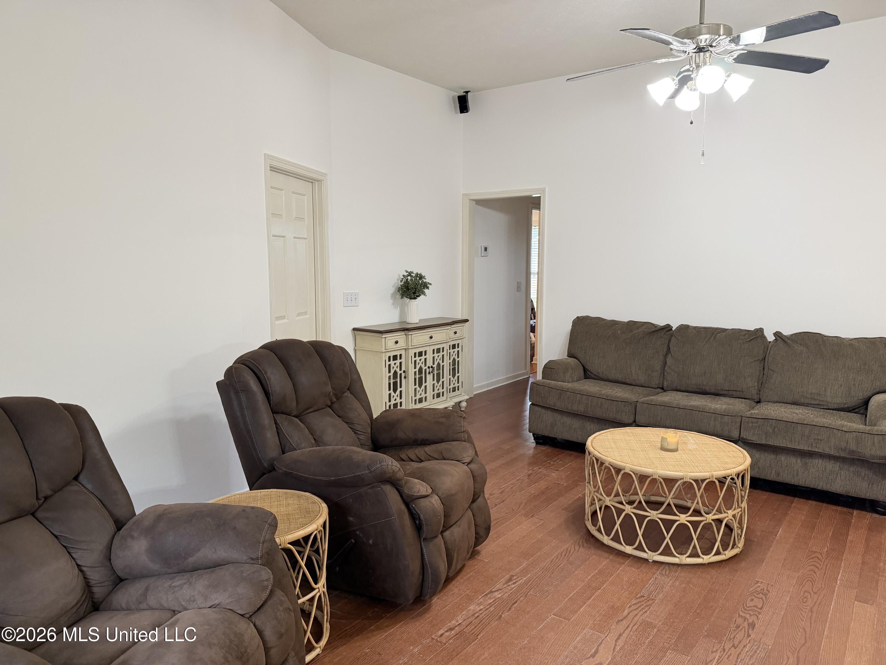 306 Silverleaf Cove Brandon, MS 39047 - Photo 6 of 22 IMG_5431