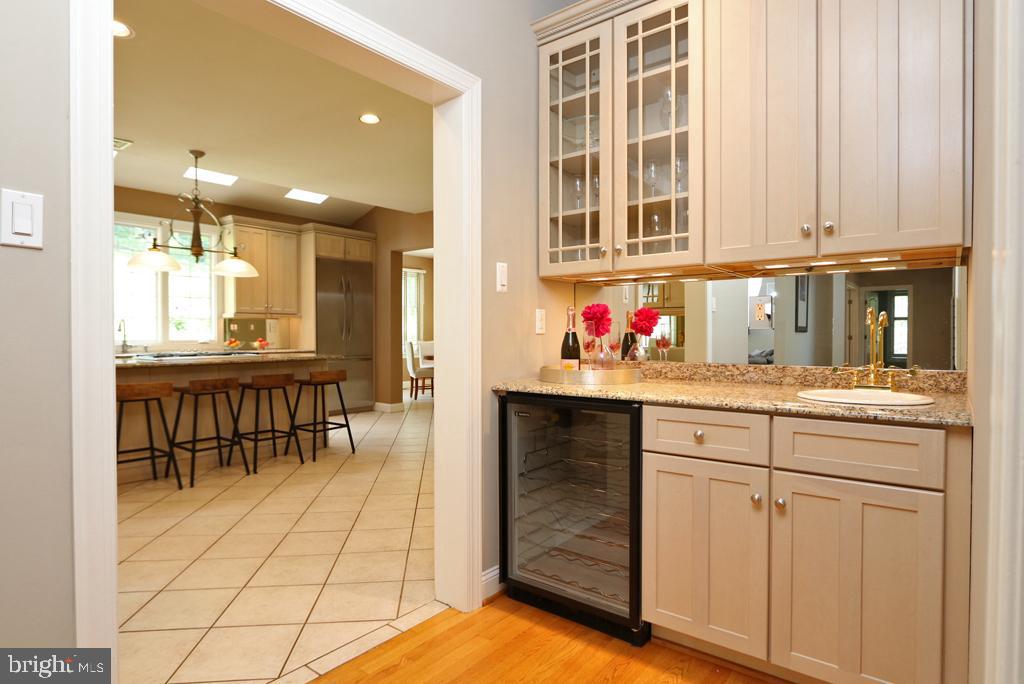 618 Newtown Road Villanova, PA 19085 - Photo 16 of 62 butlers pantry