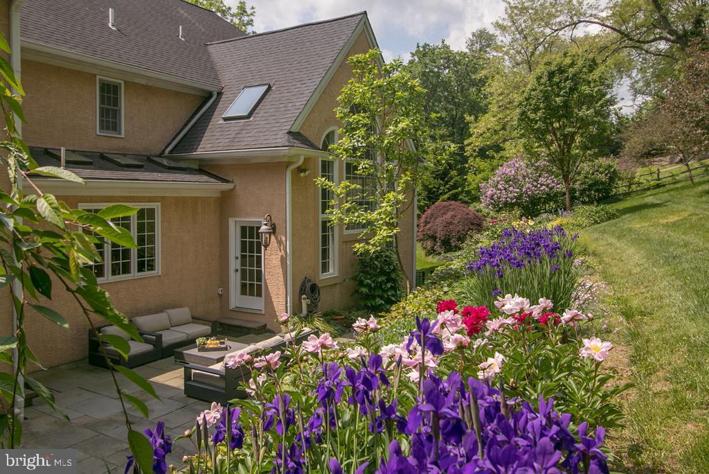 618 Newtown Road Villanova, PA 19085 - Photo 45 of 62 wonderful landscaping