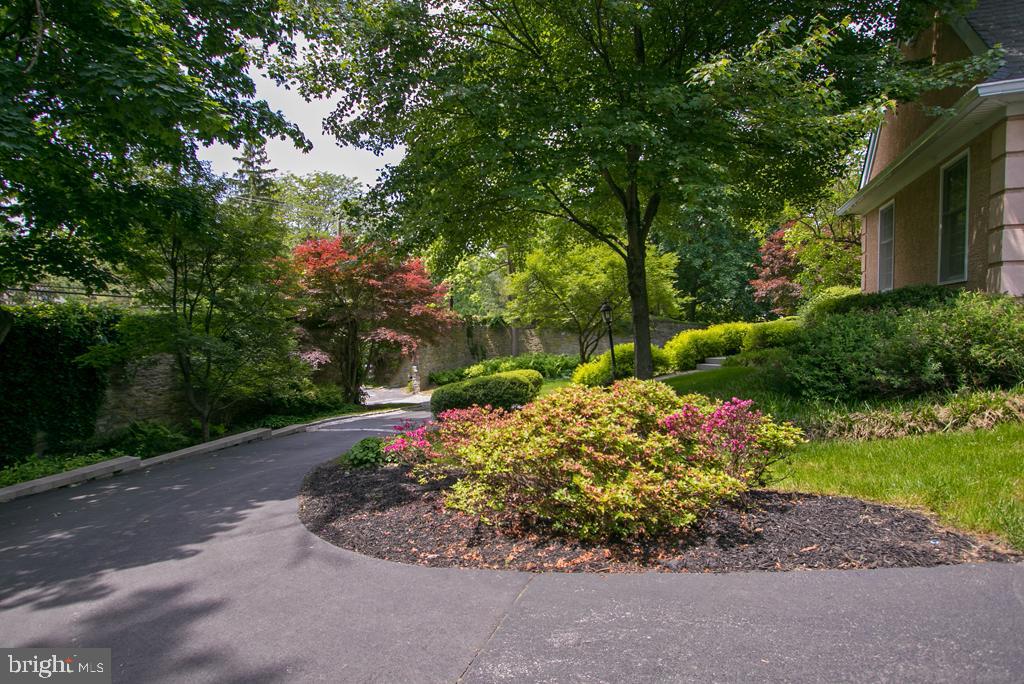 618 Newtown Road Villanova, PA 19085 - Photo 55 of 62 secluded drive