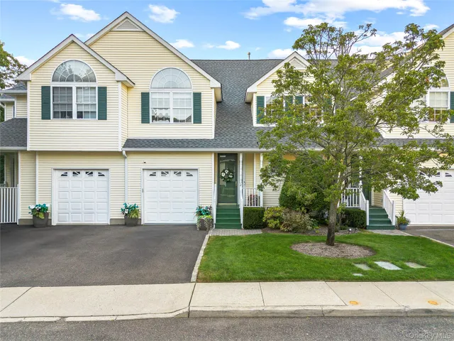$849,000 | 2 Spring Court, Huntington, NY 11743