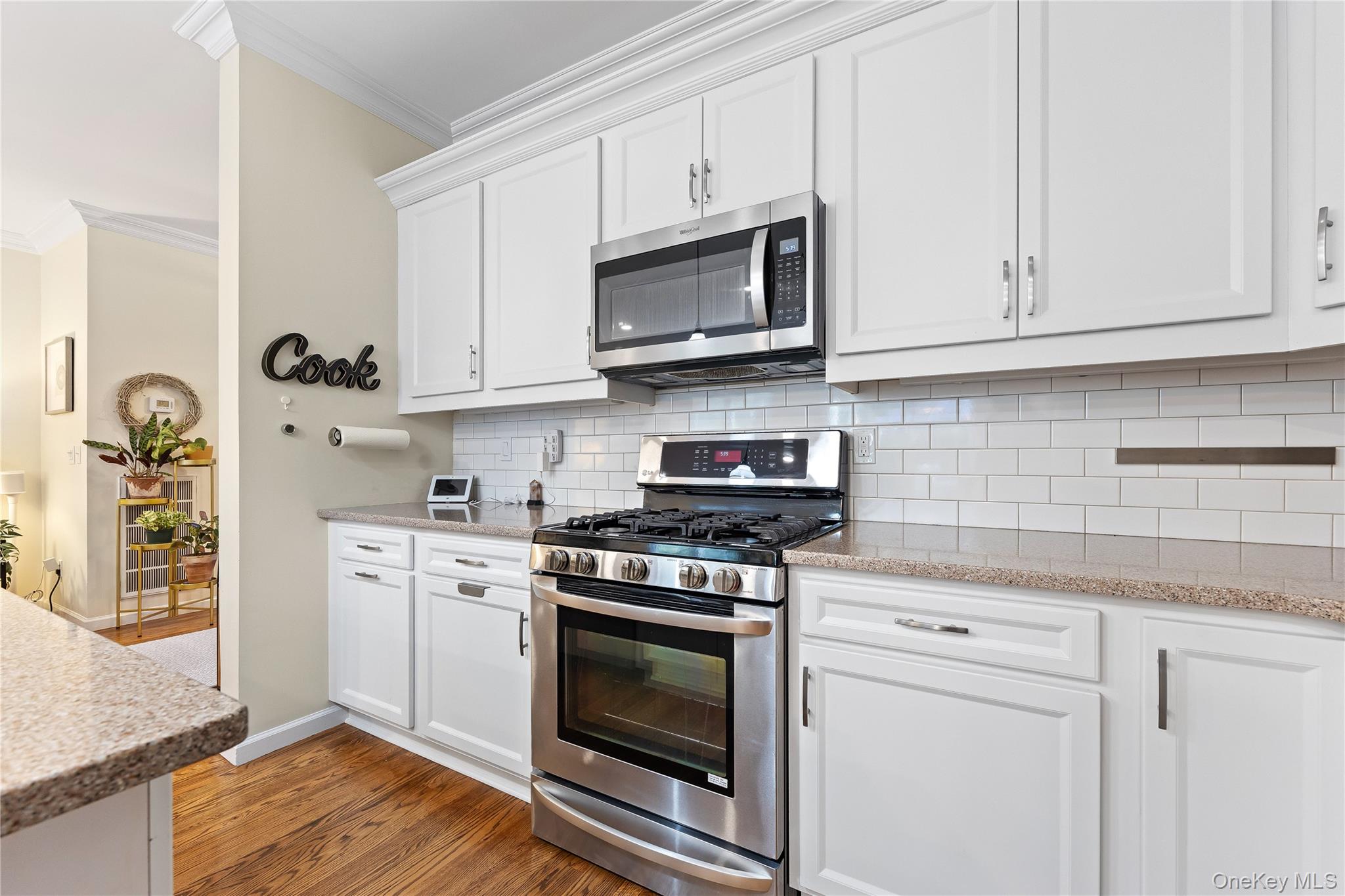 2 Spring Court Huntington, NY 11743 - Photo 11 of 30