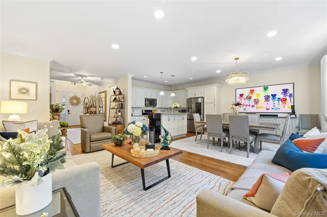 $849,000 | 2 Spring Court, Huntington, NY 11743